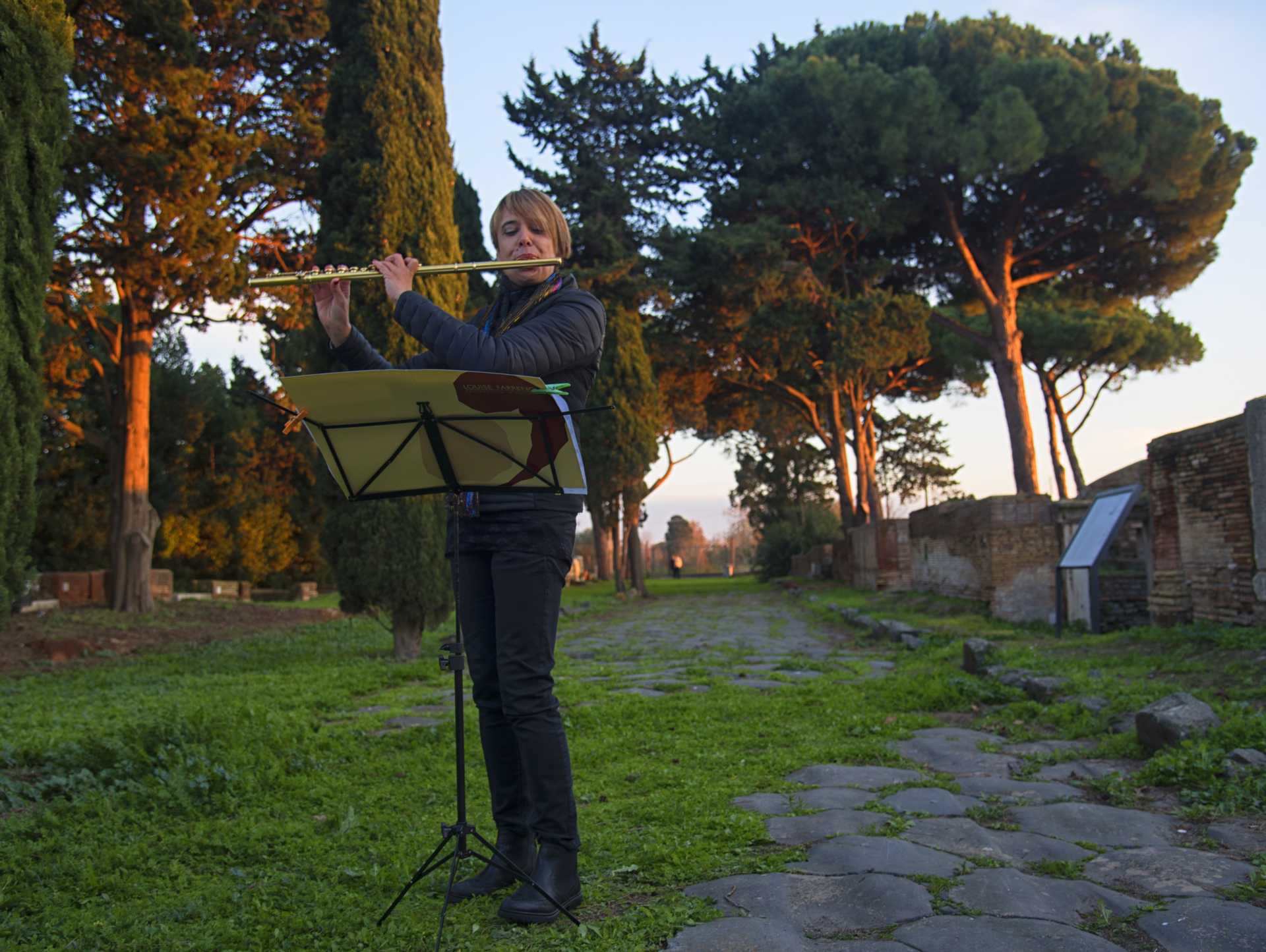 Due passi in musica alla Necropoli di Porto